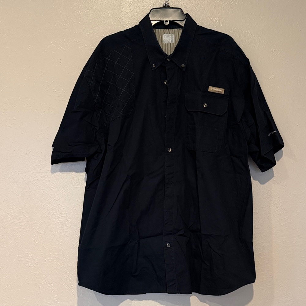 Columbia Men's Black Casual Button Down Shirt